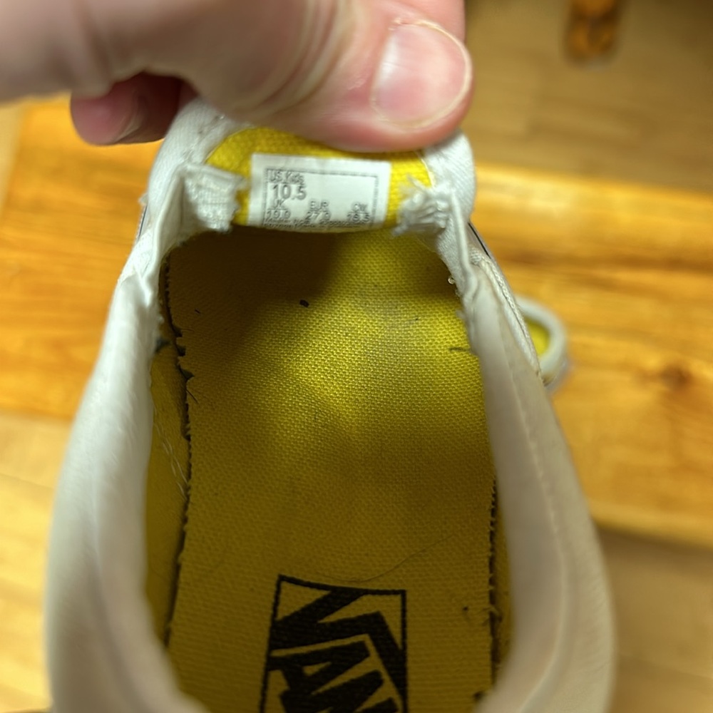 Sunflower vans - Picture 3 of 3